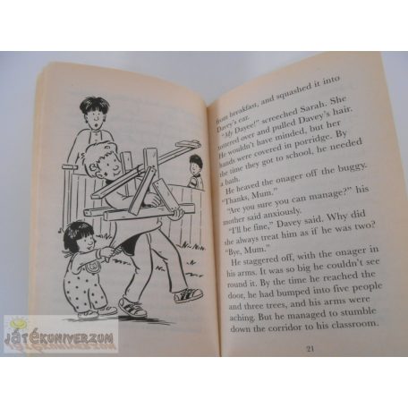 Gillian Cross The Roman Beanfeast és Enid Blyton Where are the Secret Seven? angol nyelvű könyvcsomag