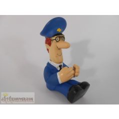 Postás Pat figura