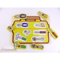 Szerszámos fa formaillesztő játék