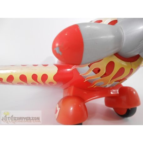 Chapman elemes hangot adó repülő