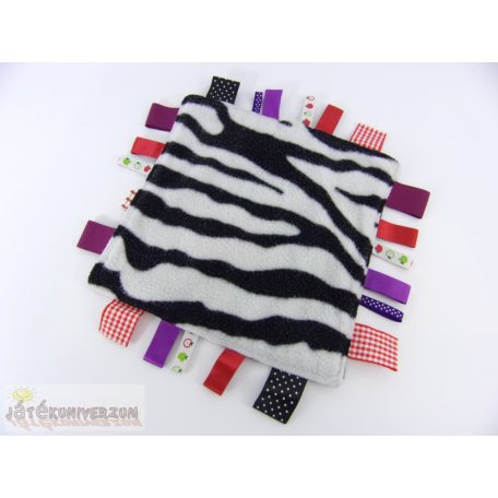 Szalaggal díszítet zebra csíkos rongyi szundikendő alvókendő