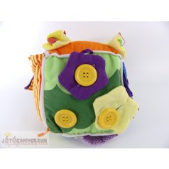 Készségfejlesztő plüss kocka