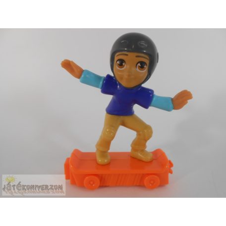 Polly Pocket gördeszkás fiú Nicolas figura