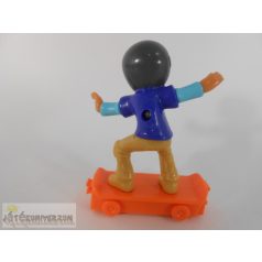 Polly Pocket gördeszkás fiú Nicolas figura